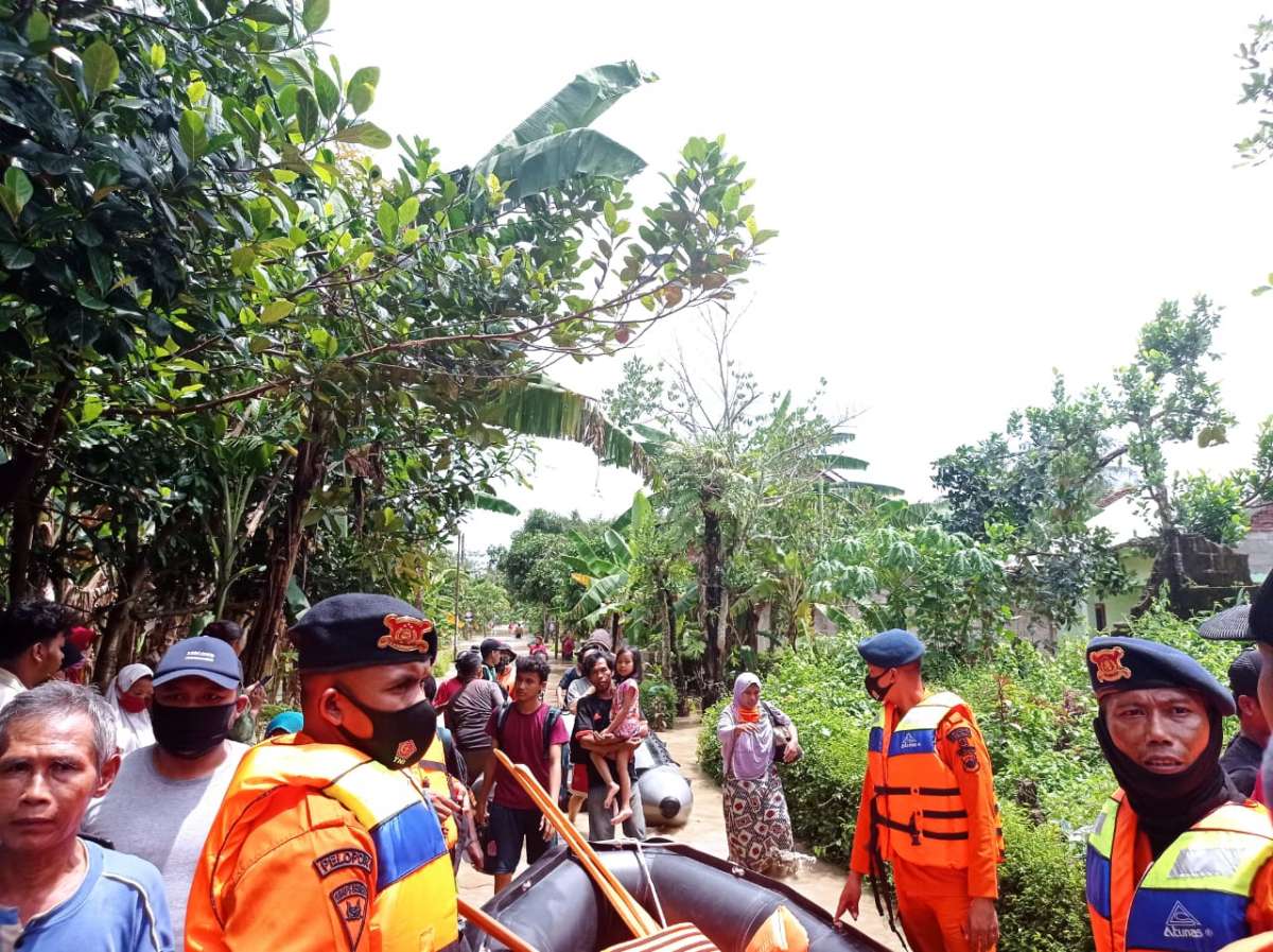 Banjir Mulai Surut, Warga Sokawera Somagede Terdampak Diungsikan di Dua Titik