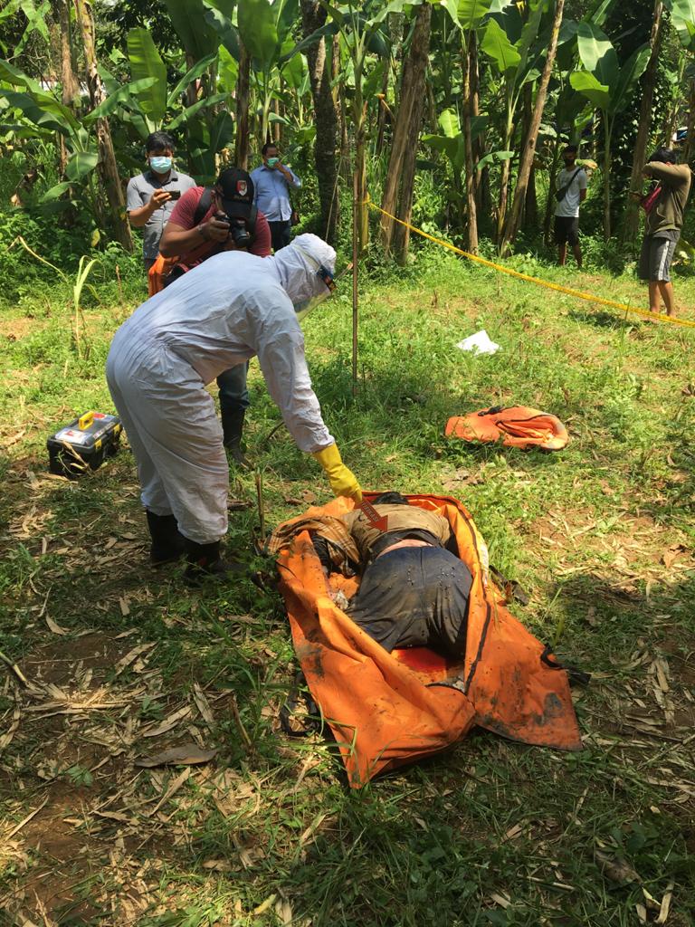 Warga Kaliori Geger, Mayat Lelaki Bertato Ditemukan di Pinggiran Sungai Serayu