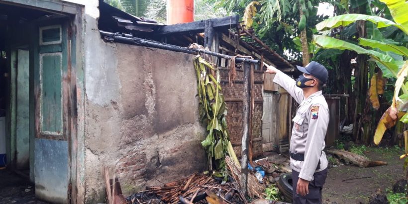 Bakar Pakaian Bekas, Rumah Kakek Sutarman Terbakar