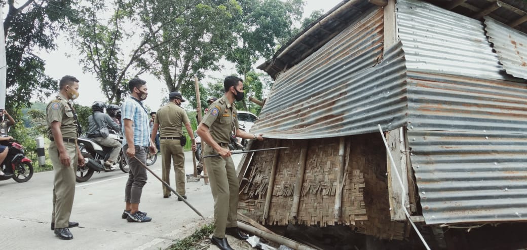 Bandel, Kios Miras di Klampok Dibongkar Paksa