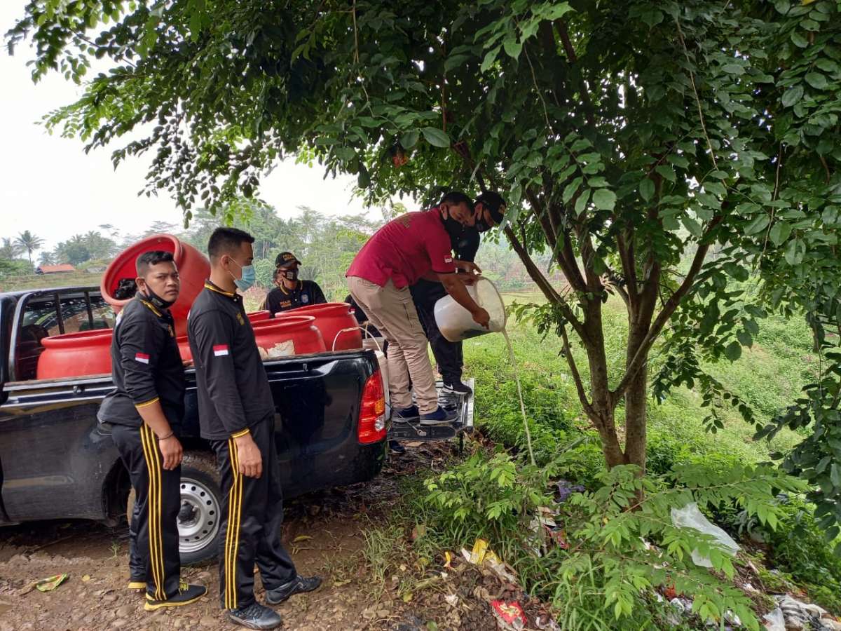 Produsen Tuak di Banjarnegara Langsung Ditahan, 1.000 Liter Tuak Dimusnahkan