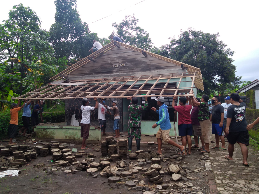 Bangunan TPQ Nyaris Ambruk di Kebokura Sumpiuh, Kegiatan Dialihkan ke Masjid