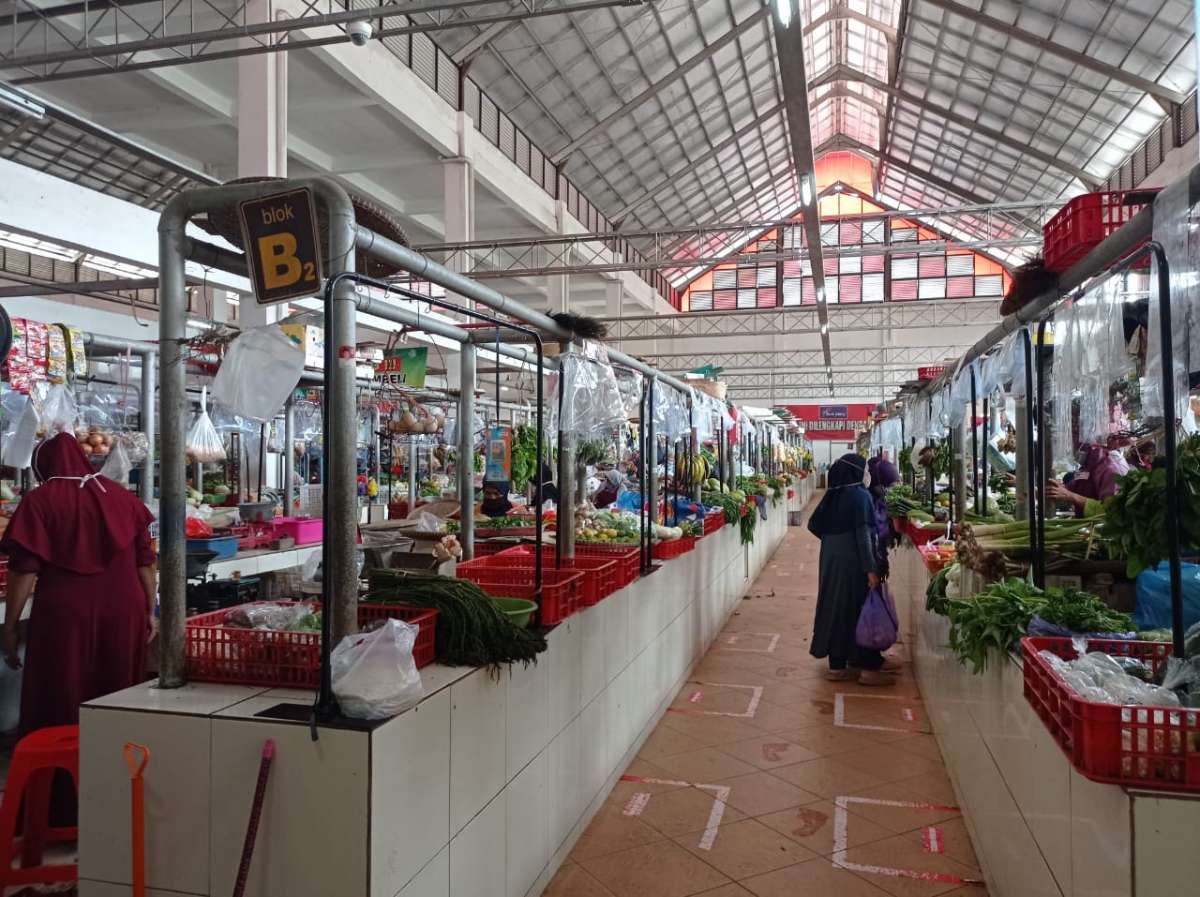 Dampak PPKM, Pengunjung Pasar Manis Alami Penurunan, Pedagang: Kerasa Bangetlah, Sangat Berkurang