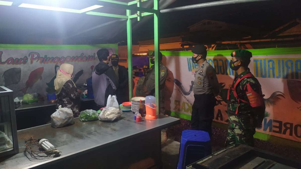 Warung Makan, Toko Modern Patuh, Tinggal PKL Malam Harus Diawasi