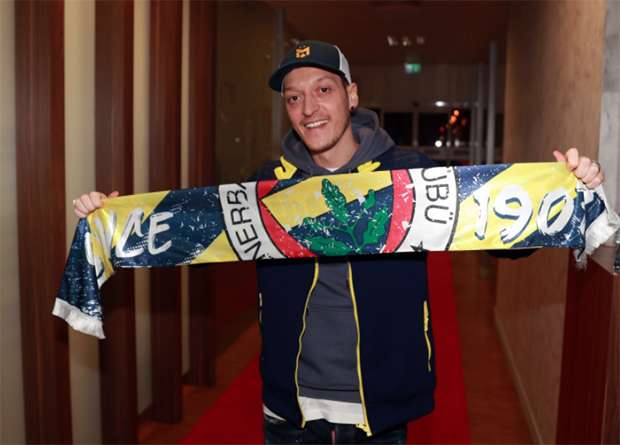 Resmi ke Fenerbache, Kepergian Ozil Disesalkan Legenda Arsenal