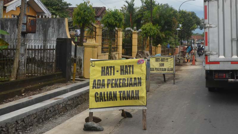 Pembetonan Simpang Tanjung Tunggu Hasil Lab