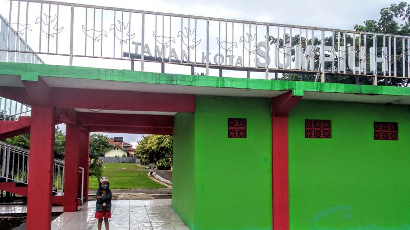 Akses Bawah Balkon Taman Kota Sumpiuh Diportal