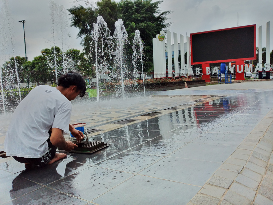 Air Mancur di Alun-alun Purwokerto Masih Dimatikan