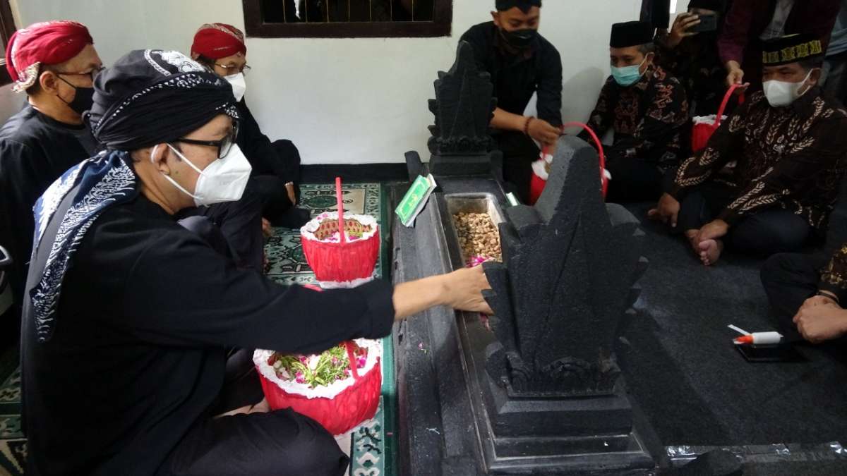 Bupati Ziarah Ke Makam R. Joko Kaiman, Tak Ada 