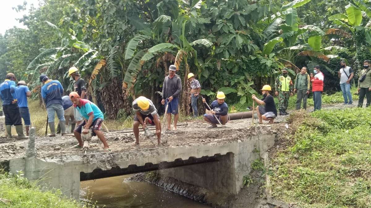 Jembatan Akses ke Lokasi Penambangan Galian C di Bukateja Dibongkar