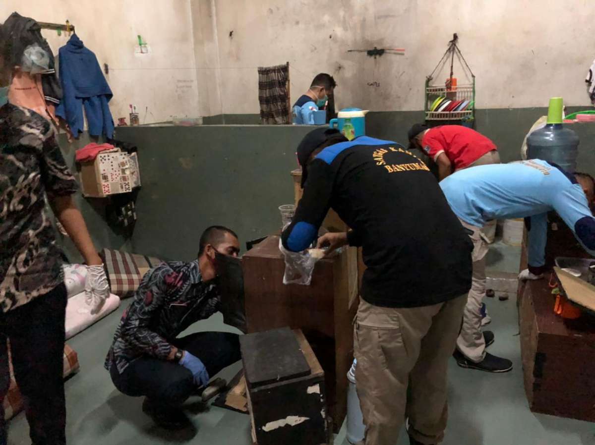 Lapas Kelas IIA Purwokerto Gelar Penggeledahan Rutin di Blok Hunian WBP