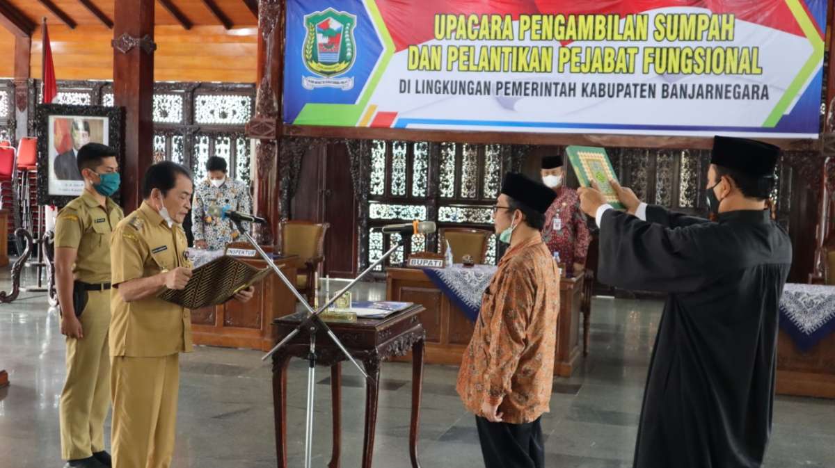 Bupati Budhi Sarwono Lantik 103 Pejabat Fungsional