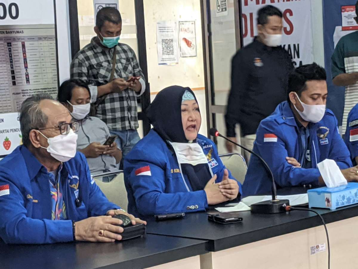 Datangi KPU Banyumas, DPC Partai Demokrat Sebut KLB Tidak Sah