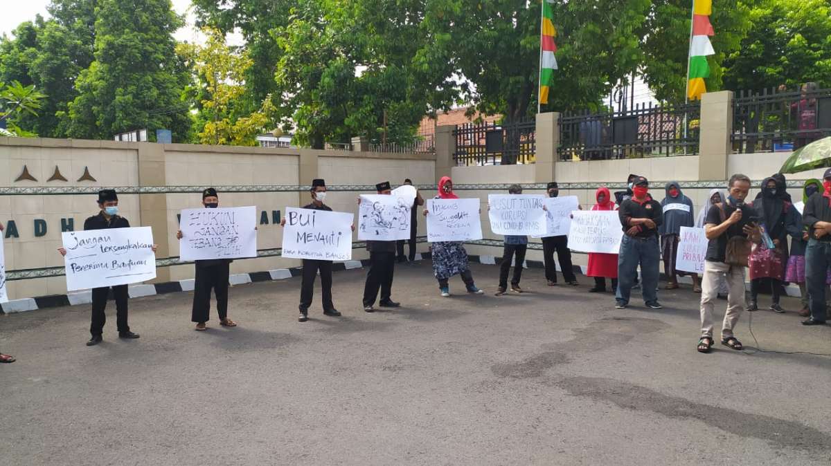 Aksi Massa di Kejari Purwokerto Desak Usut Dalang Penyelewengan Dana JPS di Banyumas