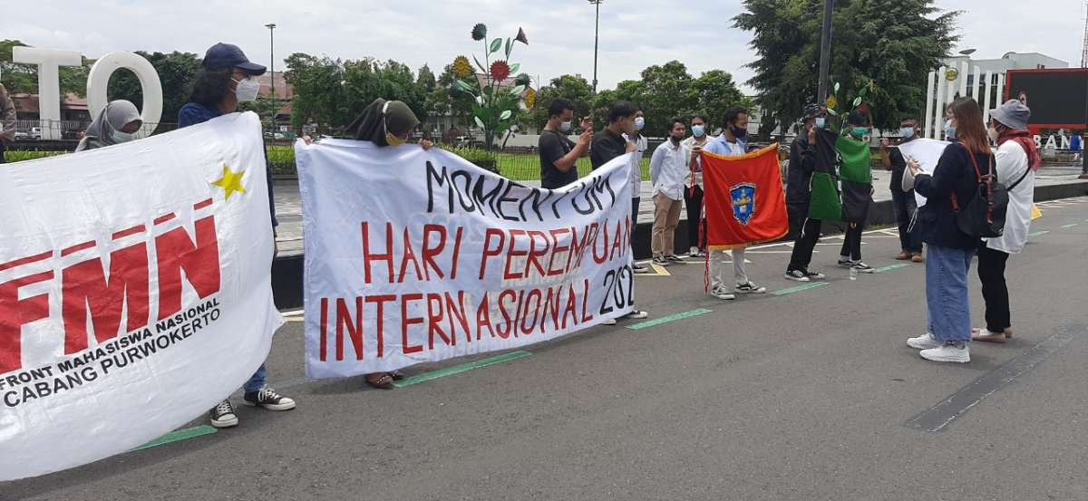 Mahasiswa Tuntut Pengesahan RUU Penghapusan Kekerasan Seksual dalam Aksi di Alun-alun Purwokerto