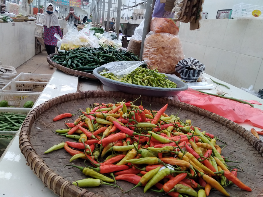 Sudah Tiga Hari, Harga Cabai Rp 100 Ribu di Pasar Sumpiuh, Pedagang dan Pembeli Kelabakan