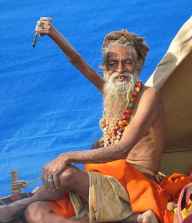 Shadu Amar Bharati, Pertapa yang Hidup dengan Tangan Kanannya Diangkat Selama 45 Tahun