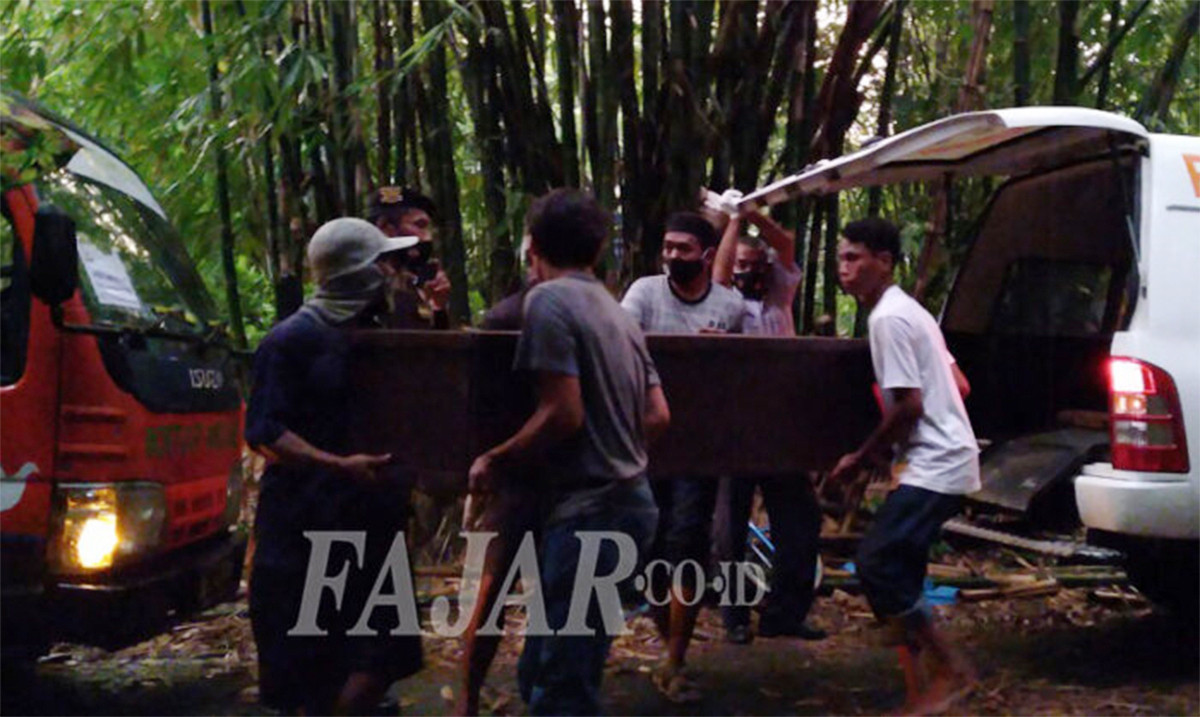 Pelaku Bom Makassar Dikubur di Satu Liang Lahat, Tangis Orang Tua Pecah, Warga Setempat Masih Mengenali