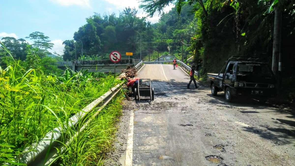 Meski Dilarang, Tiga Jalur Mudik Jadi Prioritas Penanganan Kerusakan oleh UPT DPU Banyumas