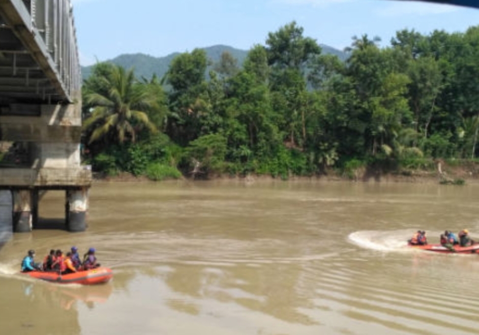 Kesaksian Adik dari Pria Tenggelam di Sungai Serayu: Mau Menolong dengan Ikut Terjun, Tapi Tidak Boleh