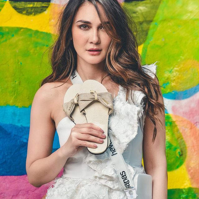 Luna Maya Pamer yang Bikin Heboh