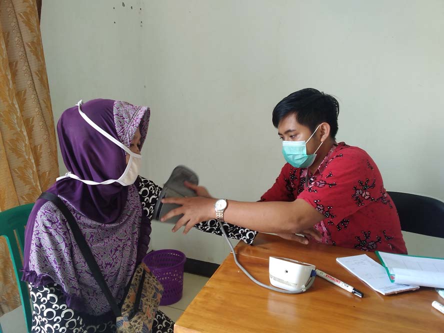 Posko Kesehatan di Pasar Sumpiuh Buka Seminggu Sekali, Pasien Selalu Antre