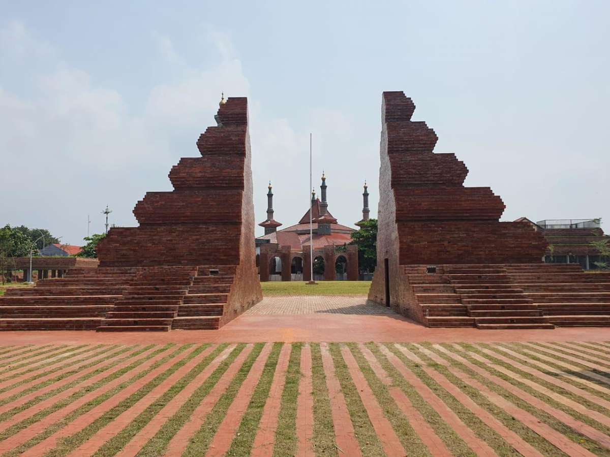 Revitalisasi Selesai, Warga Cirebon Bisa Bergembira di Alun-alun Kejaksan