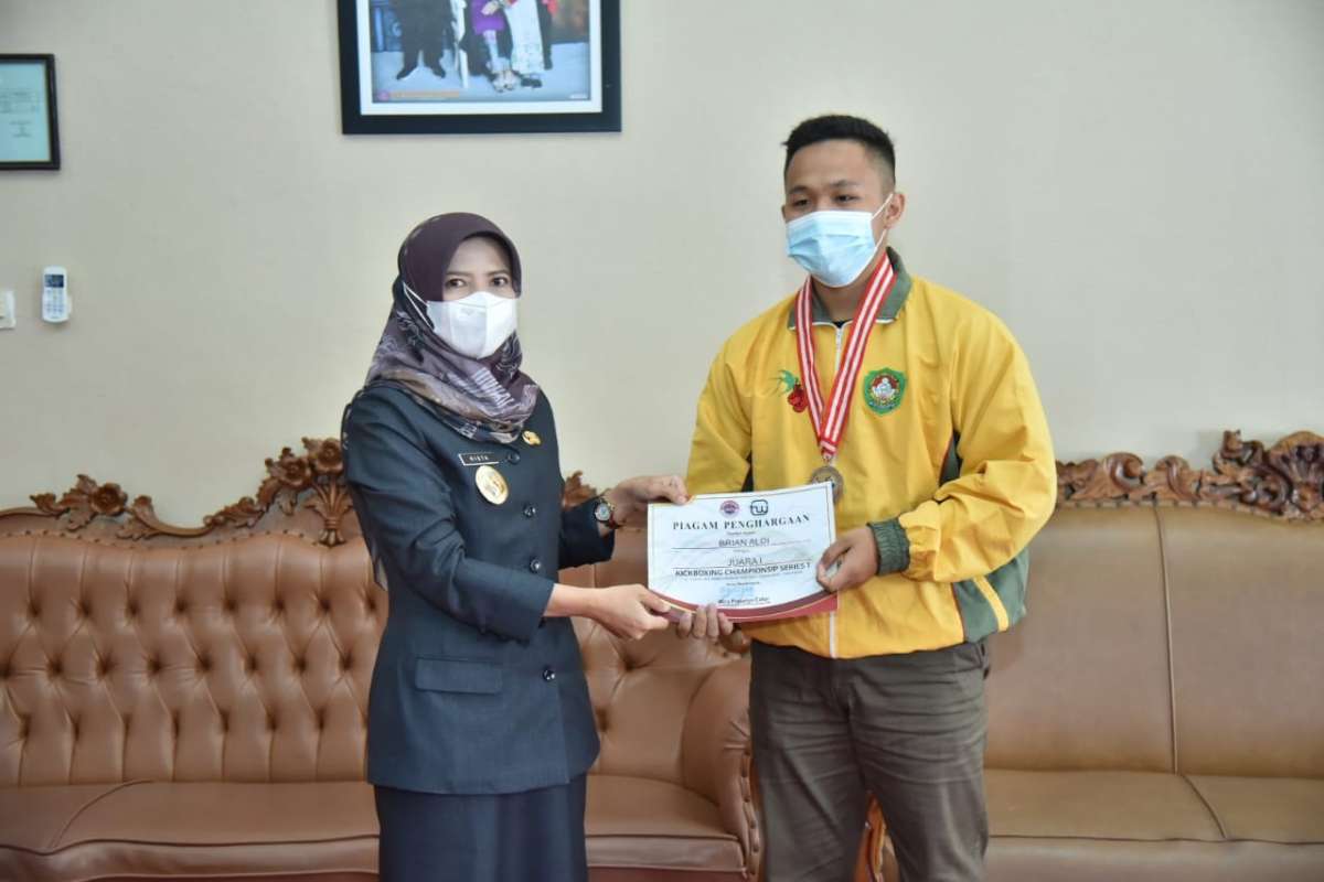 Brian Aldi Raih Juara I Kickboxing Championship, Wabup: Kebumen Punya Banyak Atlet Berprestasi