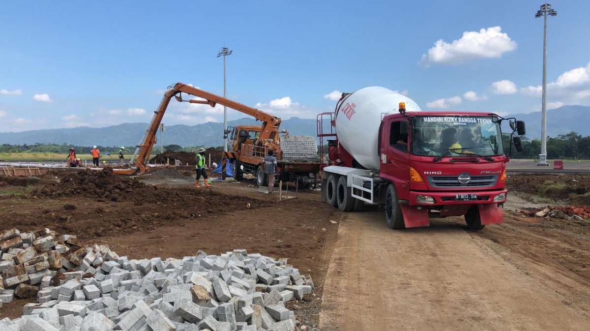 Pengecoran Lantai Terminal Penumpang di Bandara JBS Purbalingga Dikebut