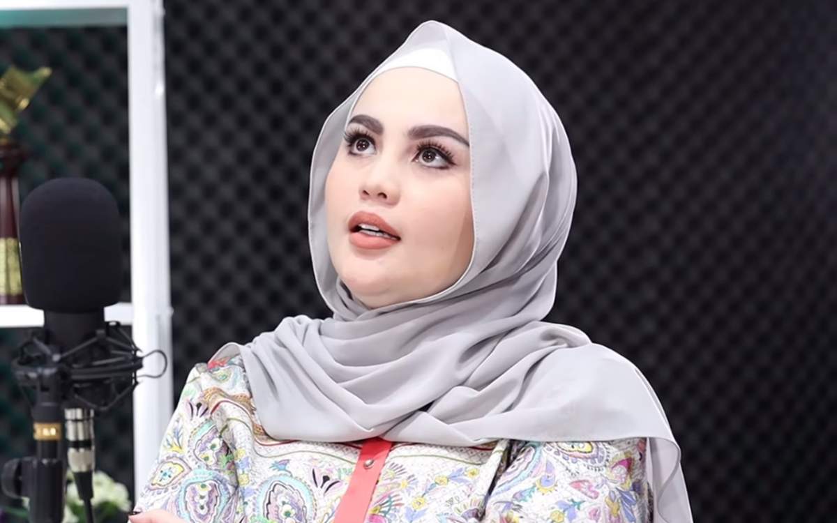 Bantah Jadi Istri Ketiga Uje