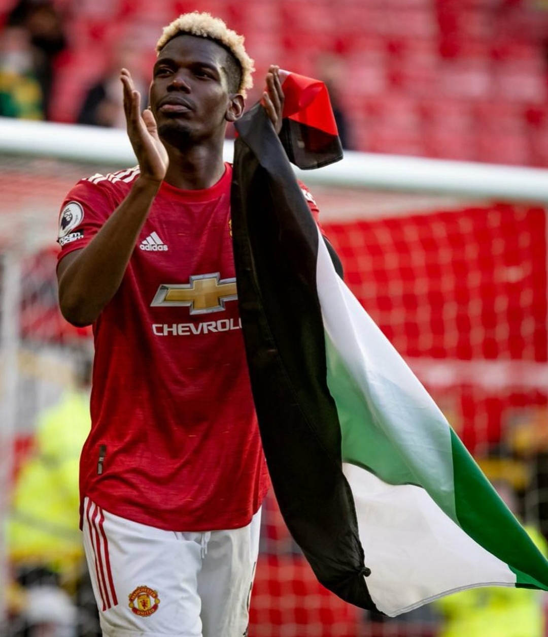 Pogba Kibarkan Bendera Palestina di Old Trafford, #prayforpalestine