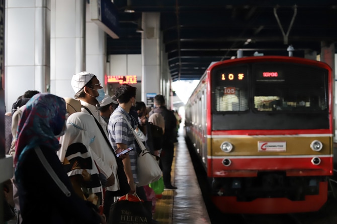 Libur Lebaran, 3 Juta Lebih Masyarakat Gunakan KRL