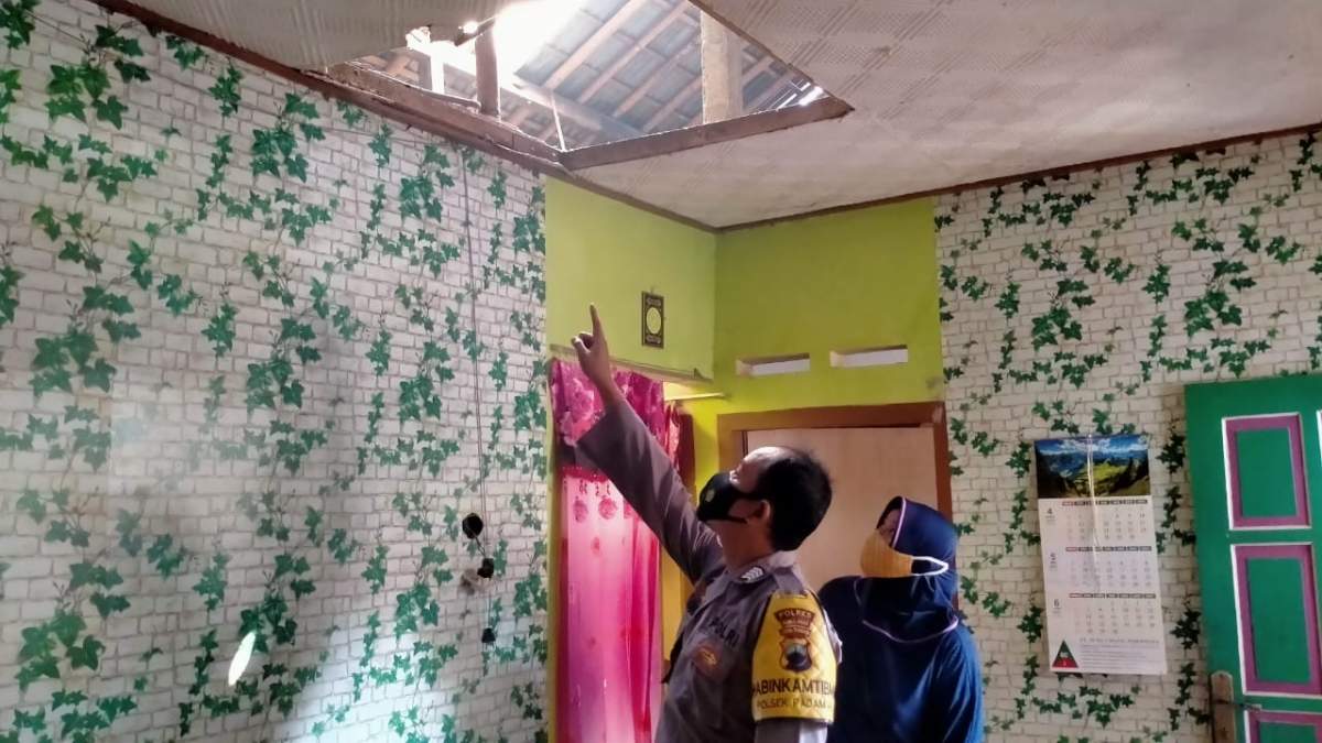 Petasan Balon Udara Meledak, Timpa Satu Rumah Hingga Rusak