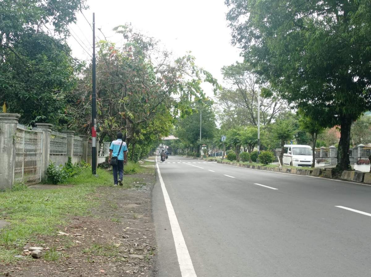 Sejak 1987 Hingga Saat Ini, Jalan Ahmad Yani Kota Purwokerto Belum Ada Trotoar