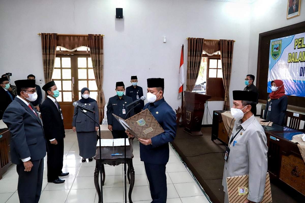 Pejabat Harus Jaga Amanah, 25 Pejabat Administrator dan Pengawas Dirotasi di Pemkab Kebumen