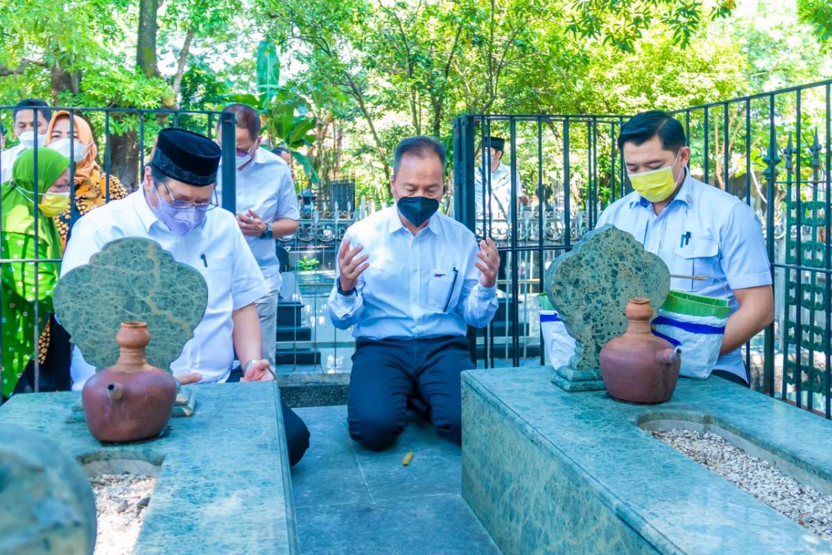 Ziarah Eyang Kakung, Ternyata Airlangga Hartarto Keturunan Trah Mangkunegara