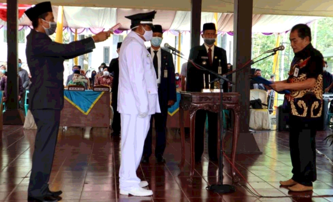 Kahono Dilantik Jadi Kades Sirongge