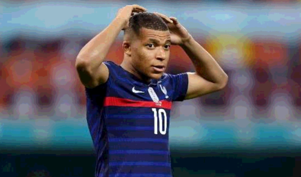 Les Bleus Tumbang, Spanyol Melenggang