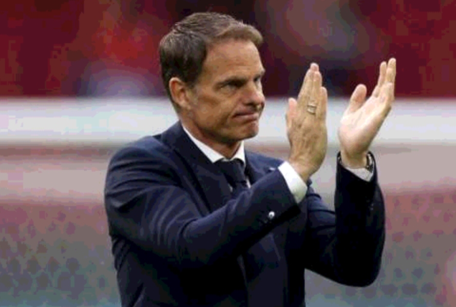 Frank de Boer Mundur Tangani De Oranje