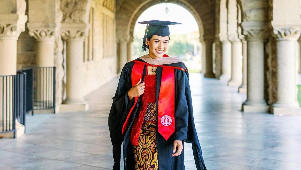 Bersyukur, Lulus dari Stanford University