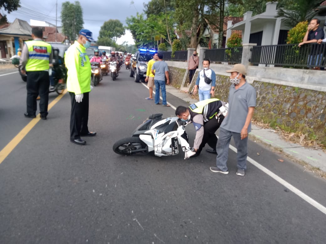 Truk Vs Motor, Pembonceng Motor Meninggal Dunia di Sigaluh