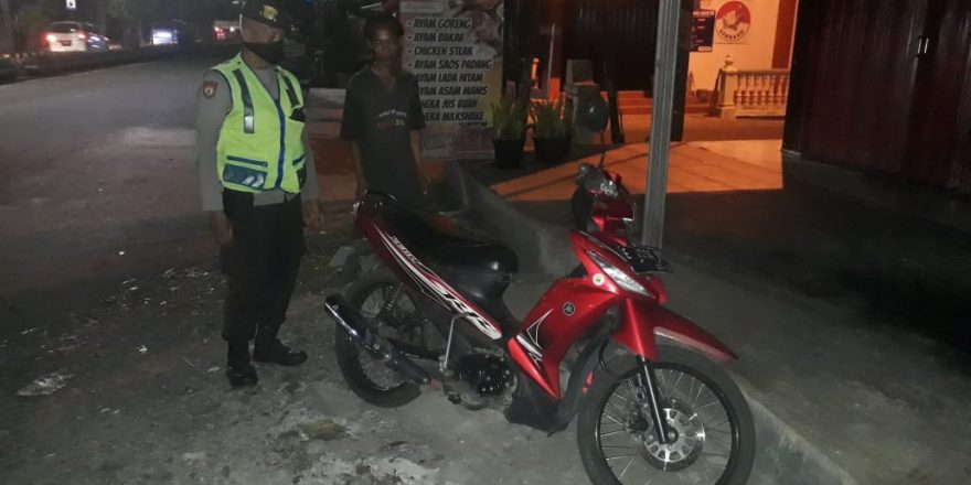 Warga Temukan Motor Vega Merah Tak Bertuan di Depan BRI Kalimanah, Punya Siapa Ini?