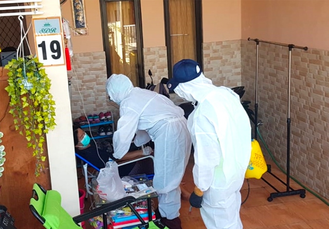 Kiprah Satgas Kampung Tangguh di Keputih: Tidur Pegang HP, Siaga 24 Jam Tangani Warga Kritis