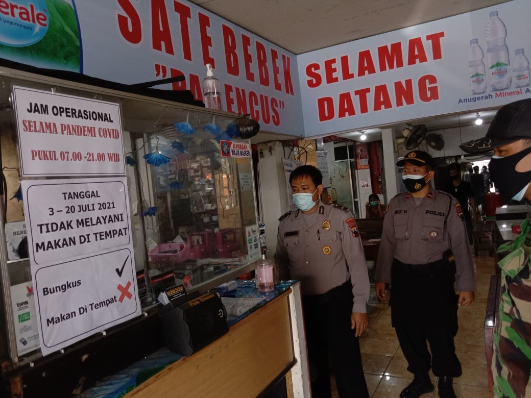 Hanya Boleh Take Away, Warung Sate Bebek Dipasangi Stiker
