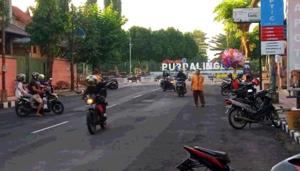 Empat Ruas Jalan ke Alun-alun Purbalingga Ditutup 24 Jam, Pengendara Kecele dan Putar Balik