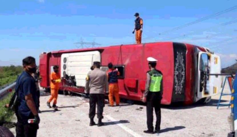 Lagi, Kecelakaan Libatkan Bus STJ, Tujuh Penumpang Bus Meninggal di Tol Pemalang