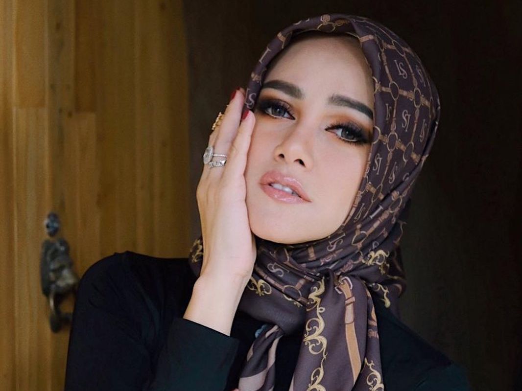 Olla Ramlan Nyaman Mengenakan Hijab