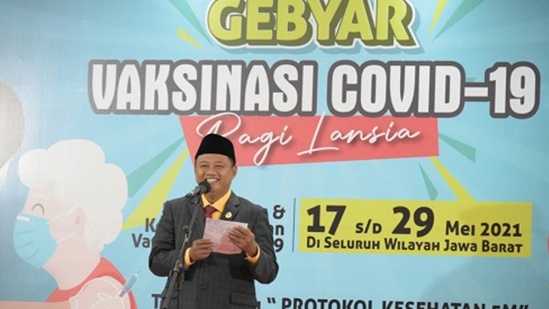 Wagub Jabar Dampingi Menkes RI Luncurkan Gebyar Vaksinasi COVID-19 bagi Lansia