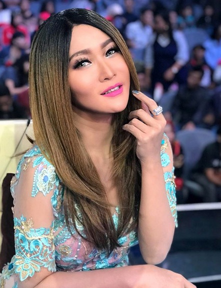 Jengkel dan Iri dengan Artis Instan