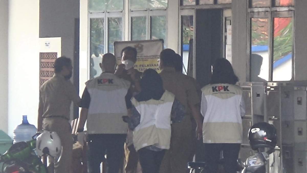 KPK Lakukan Penggeledahan 7,5 Jam di Kantor DPUPR Banjarnegara